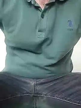 Snapshot of brownpiee chatting on July 2026 04:21:01 PM brownpiee online show from July 2026 04:21:01 PM