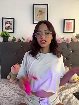 Im Lyan online show from November 2025 04:28:01 PM