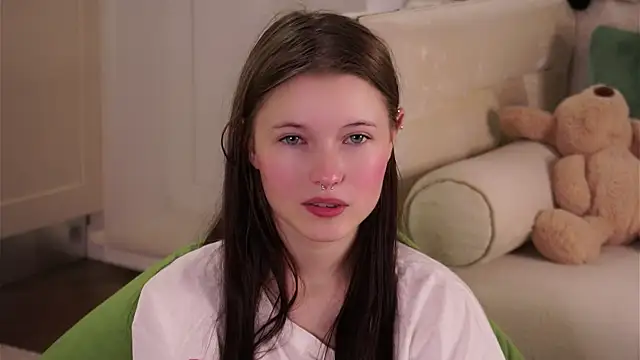 LynHillaire online show from September 2025 11:10:01 AM