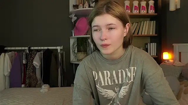 LynHillaire online show from February 2026 11:58:02 AM