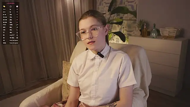 LynHillaire online show from April 2026 12:14:02 PM