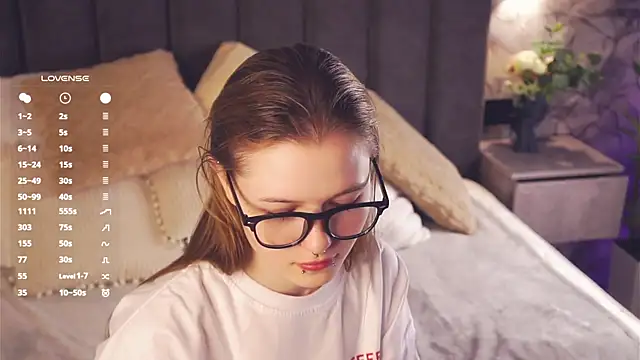 LynHillaire online show from April 2026 12:30:02 PM