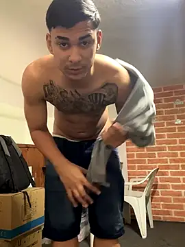 Snapshot of condenovin chatting on September 2025 03:02:01 PM condenovin online show from September 2025 03:02:01 PM