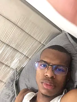 Snapshot of criss_zuri chatting on December 2025 11:48:01 AM criss zuri online show from December 2025 11:48:01 AM