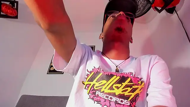 criss zuri online show from April 2026 03:25:02 PM