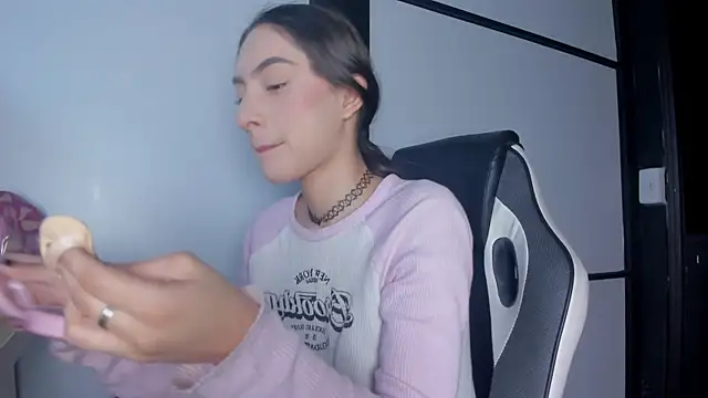 AlliceCopper online show from September 2025 12:27:01 PM