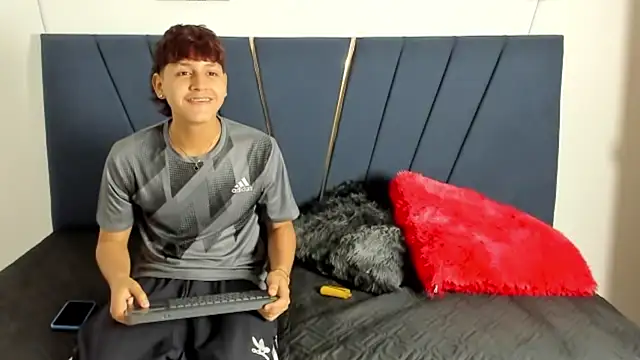 zeusapollofuck online show from September 2025 09:59:02 PM