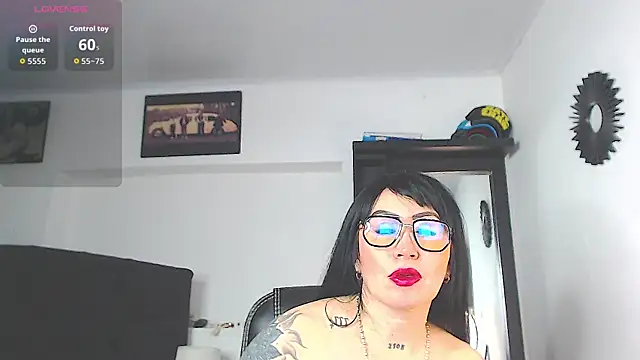 Snapshot of Vicky_hotmilf chatting on March 2026 01:06:02 PM Vicky hotmilf online show from March 2026 01:06:02 PM