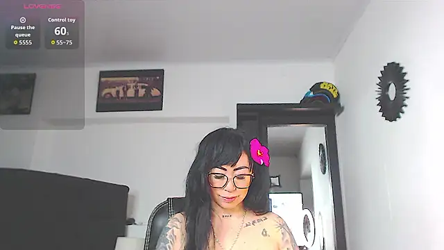 Snapshot of Vicky_hotmilf chatting on March 2026 11:16:02 AM Vicky hotmilf online show from March 2026 11:16:02 AM