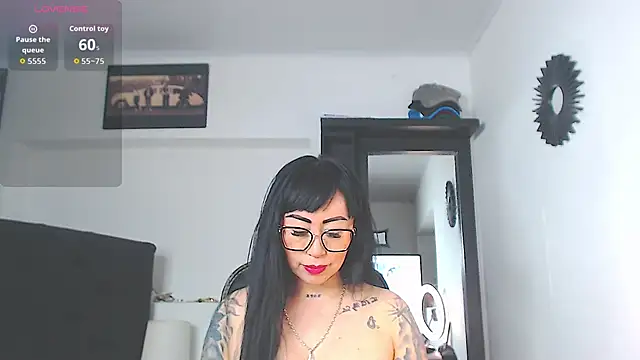 Snapshot of Vicky_hotmilf chatting on April 2026 11:04:02 AM Vicky hotmilf online show from April 2026 11:04:02 AM