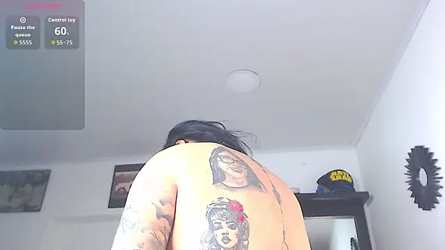 Snapshot of Vicky_hotmilf chatting on April 2026 11:11:02 AM Vicky hotmilf online show from April 2026 11:11:02 AM