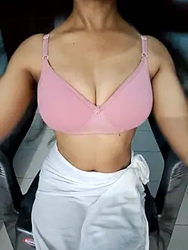 Snapshot of queen_visakha chatting on September 2025 05:07:01 AM queen visakha online show from September 2025 05:07:01 AM