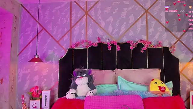 LindaWz  online show from February 2026 04:43:02 AM