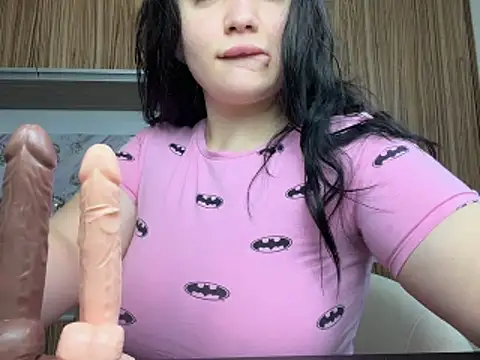 Snapshot of curvybombb chatting on November 2025 08:23:02 AM curvybombb online show from November 2025 08:23:02 AM
