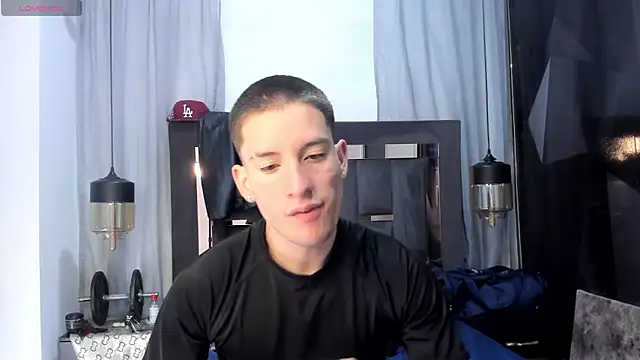 HunterHeat  online show from April 2026 01:17:02 PM