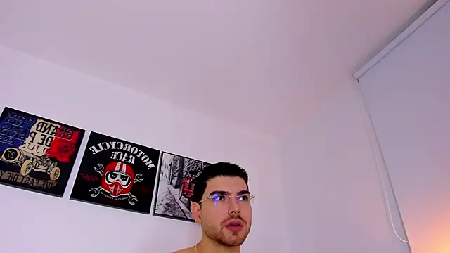 Snapshot of Ryan_cooper_1 chatting on February 2026 01:06:02 AM Ryan cooper 1 online show from February 2026 01:06:02 AM