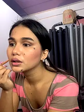 AngelHille online show from October 2025 04:51:01 PM