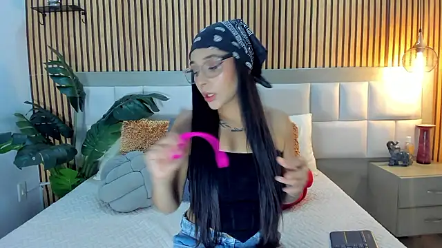 Roseaurora online show from January 2026 01:37:02 PM