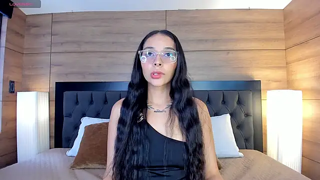 Roseaurora online show from March 2026 01:03:01 PM