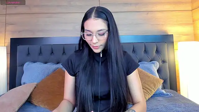 Roseaurora online show from April 2026 12:39:02 PM