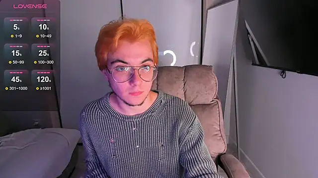 Snapshot of tyler_bergg chatting on September 2025 10:48:02 PM tyler bergg online show from September 2025 10:48:02 PM