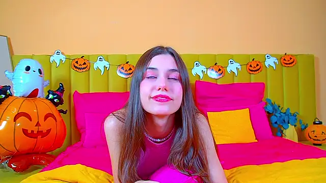 ArianaAllens online show from October 2025 06:10:01 AM