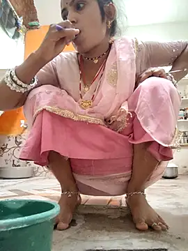 Snapshot of LUCKY_cut chatting on July 2026 01:01:01 AM LUCKY cut online show from July 2026 01:01:01 AM