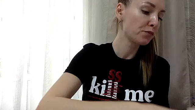 Varnyx online show from November 2025 10:25:01 AM