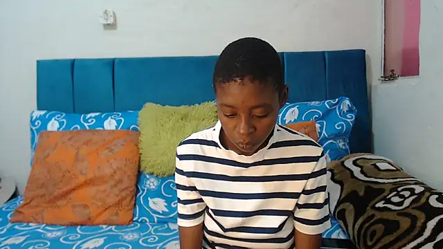 SweetSlenderChoc online show from April 2026 07:06:01 PM