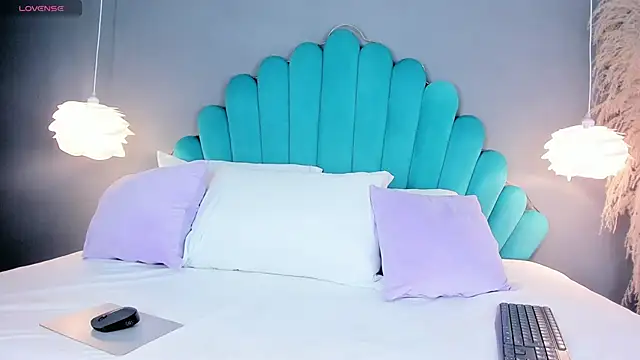 Snapshot of VanessaLogan chatting on October 2025 11:16:01 PM VanessaLogan online show from October 2025 11:16:01 PM