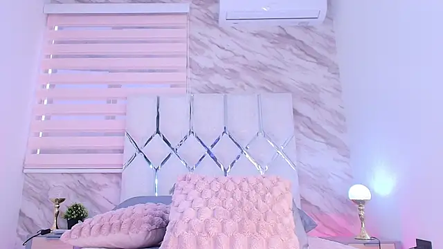 Snapshot of collet_1 chatting on November 2025 12:04:02 PM collet 1 online show from November 2025 12:04:02 PM