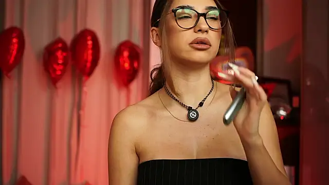 Snapshot of ItalianGirl chatting on February 2026 08:05:01 PM ItalianGirl online show from February 2026 08:05:01 PM