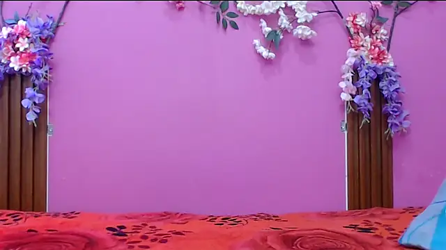 skinnysofia18 online show from November 2025 01:32:02 PM