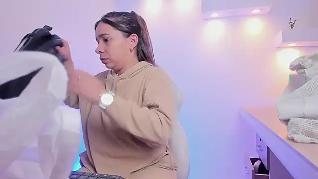 CataleyaAmaya online show from October 2025 12:02:02 PM