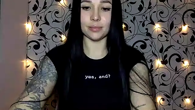 Snapshot of Ivelaa chatting on November 2025 08:55:01 PM Ivelaa online show from November 2025 08:55:01 PM