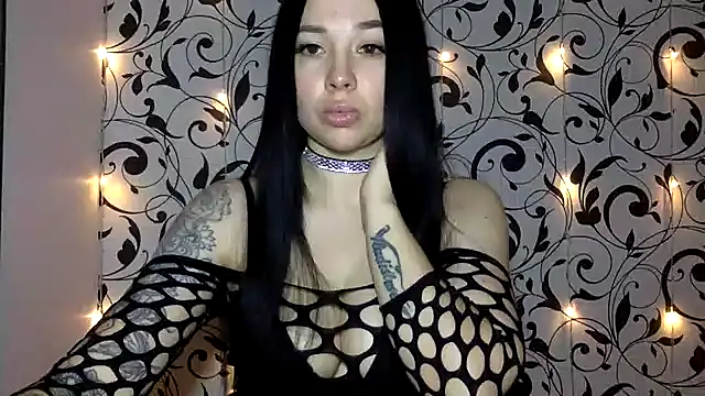 Snapshot of Ivelaa chatting on November 2025 01:21:02 PM Ivelaa online show from November 2025 01:21:02 PM