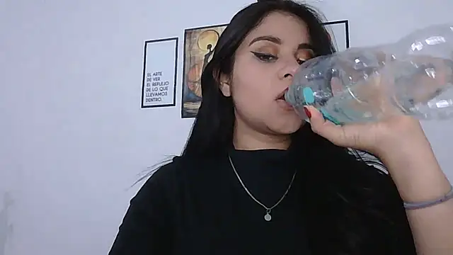 Snapshot of ValerieLove_ chatting on February 2026 07:40:01 PM ValerieLove online show from February 2026 07:40:01 PM