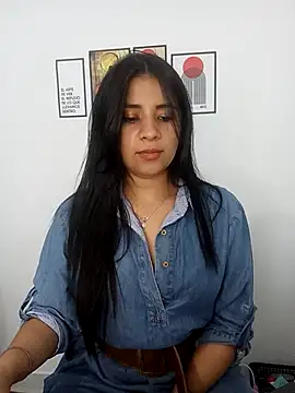 Snapshot of ValerieLove_ chatting on February 2026 08:12:02 PM ValerieLove online show from February 2026 08:12:02 PM