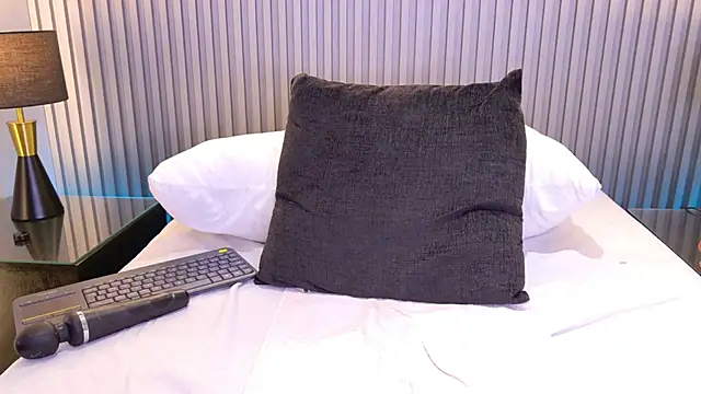 Meganreed  online show from April 2026 01:42:02 AM