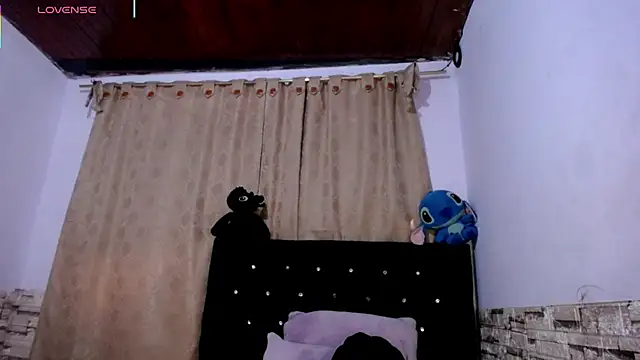 DaraKat18 online show from February 2026 10:13:02 PM