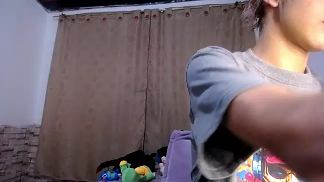 DaraKat18 online show from March 2026 10:48:01 PM