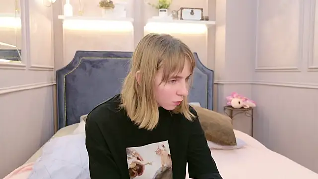 Beverly Gomes online show from October 2025 05:19:02 AM