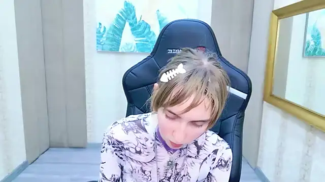 Beverly Gomes online show from December 2025 10:22:02 AM