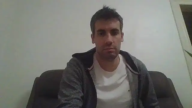 JulioIsHere4you online show from November 2025 11:27:01 PM