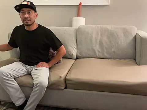 Snapshot of RiverTM chatting on September 2025 08:57:01 AM RiverTM online show from September 2025 08:57:01 AM