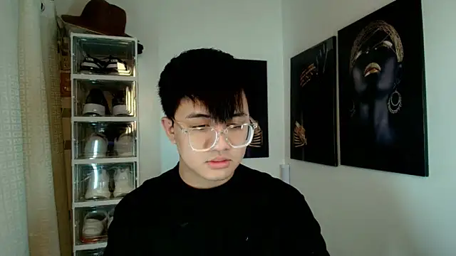 Snapshot of KentAivan chatting on October 2025 09:26:02 PM KentAivan online show from October 2025 09:26:02 PM