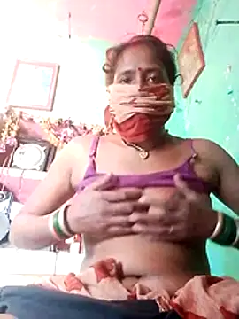 CUTE-004 online show from October 2025 07:31:02 AM