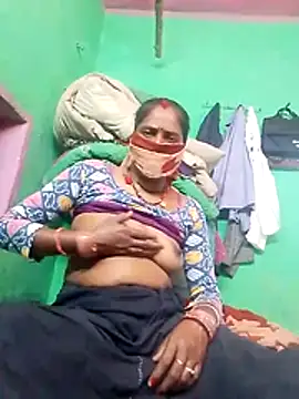 CUTE-004 online show from November 2025 09:53:01 AM