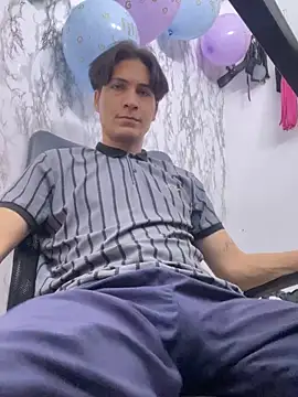 StevenHumps online show from October 2025 06:12:01 AM