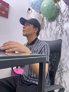 StevenHumps online show from October 2025 05:15:02 AM